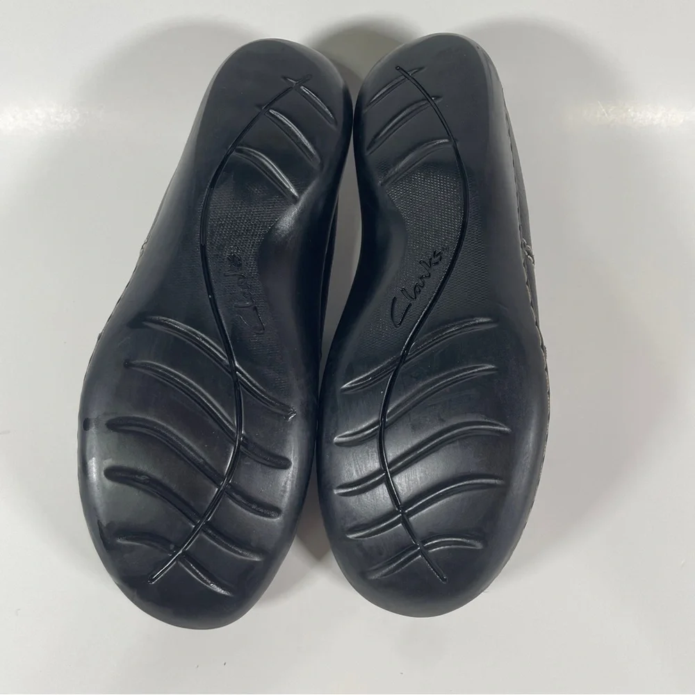 Clarks, size 6.5 Wide